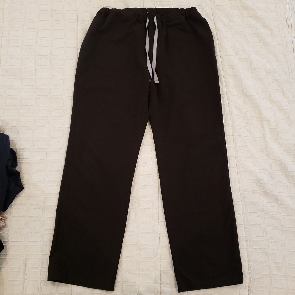 Men's FIGS scrub bottoms size M